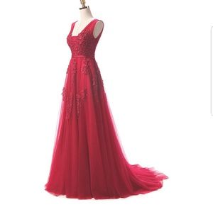 Red Women's Double V-Neck Tulle Appliques Long Eve